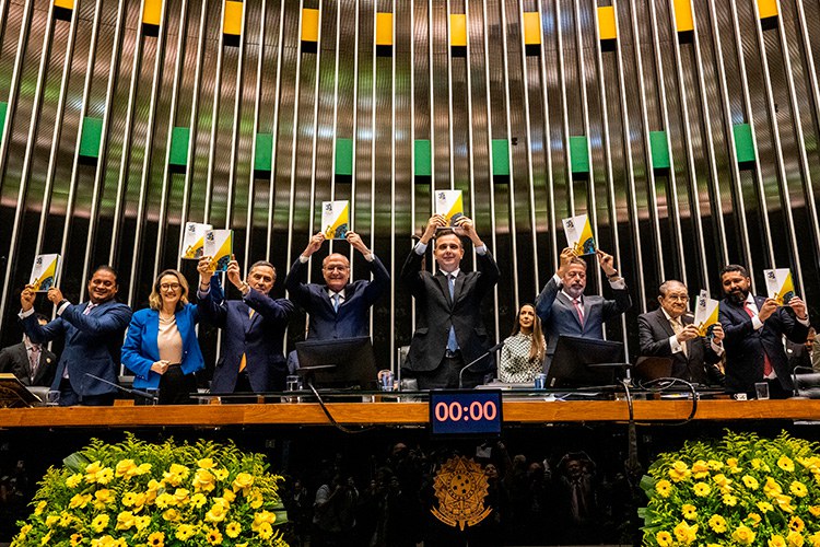 Congresso Nacional celebra os 35 anos da Constituição Federal em sessão solene